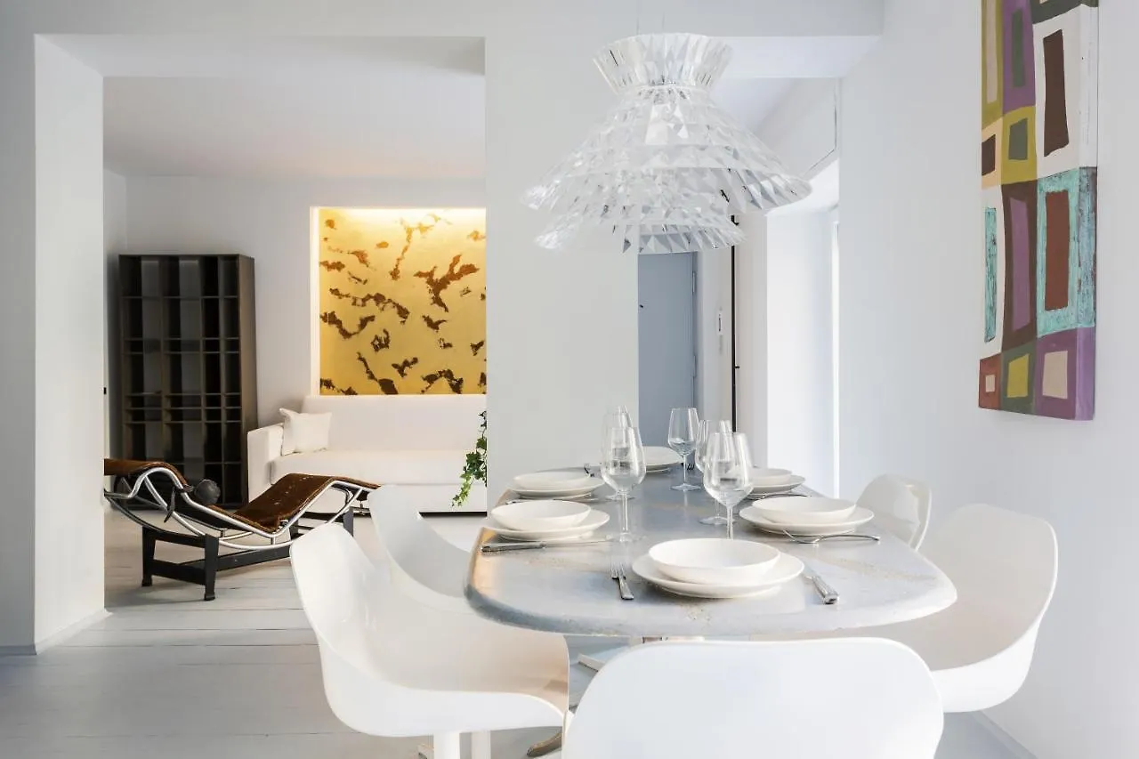 Brera - Bright And Cosy 2 Bedrooms Apt- Via Solferino ミラノ