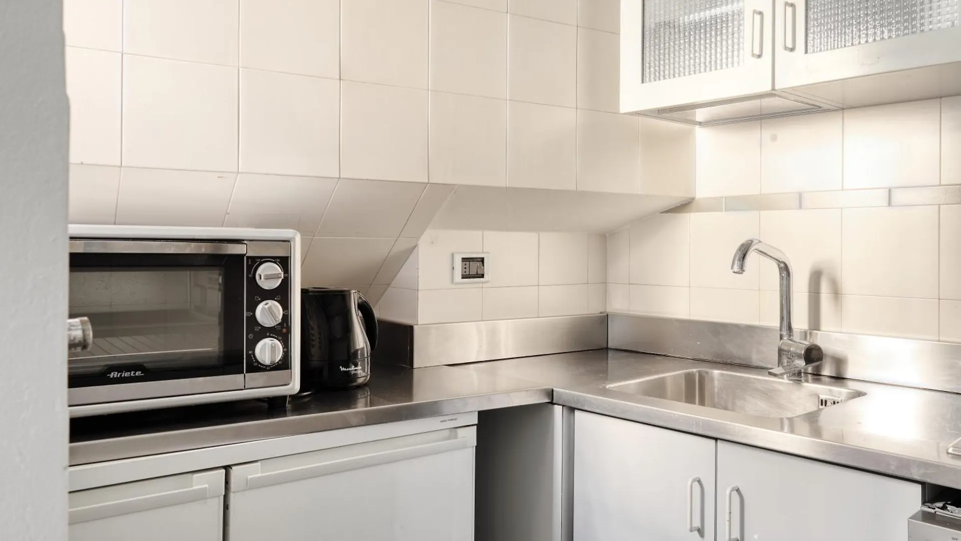 Brera - Bright And Cosy 2 Bedrooms Apt- Via Solferino ミラノ イタリア